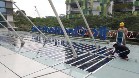 Heliatek Successfully Implements Second Phase of BIOPV Pilot Project in Singapore Cleantech II HeliaFilm installation