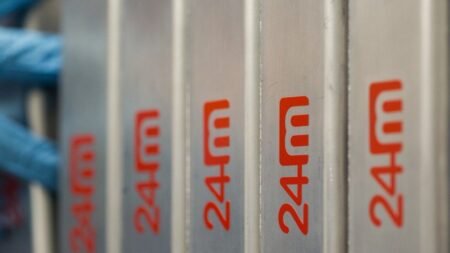 A long-awaited battery that would cut electric-vehicle costs may finally be close 24mbattery1221 47 0