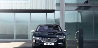 JAGUAR LAND ROVER UPCYCLES ALUMINIUM TO CUT CARBON EMISSIONS BY A QUARTER