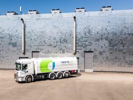 Neste MY Renewable Diesel to power Verne data centers’ back up generators in Finland