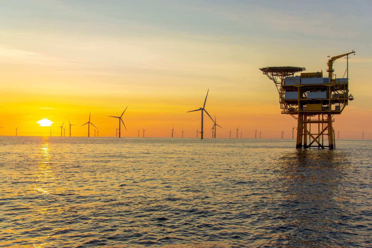 The,Beautiful,Sunset,In,The,North,Sea,Offshore,Wind,Farm